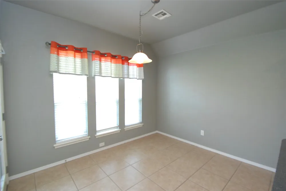4944 S 204 AVENUE E Broken Arrow, OK 74014