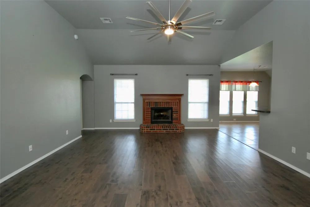 4944 S 204 AVENUE E Broken Arrow, OK 74014
