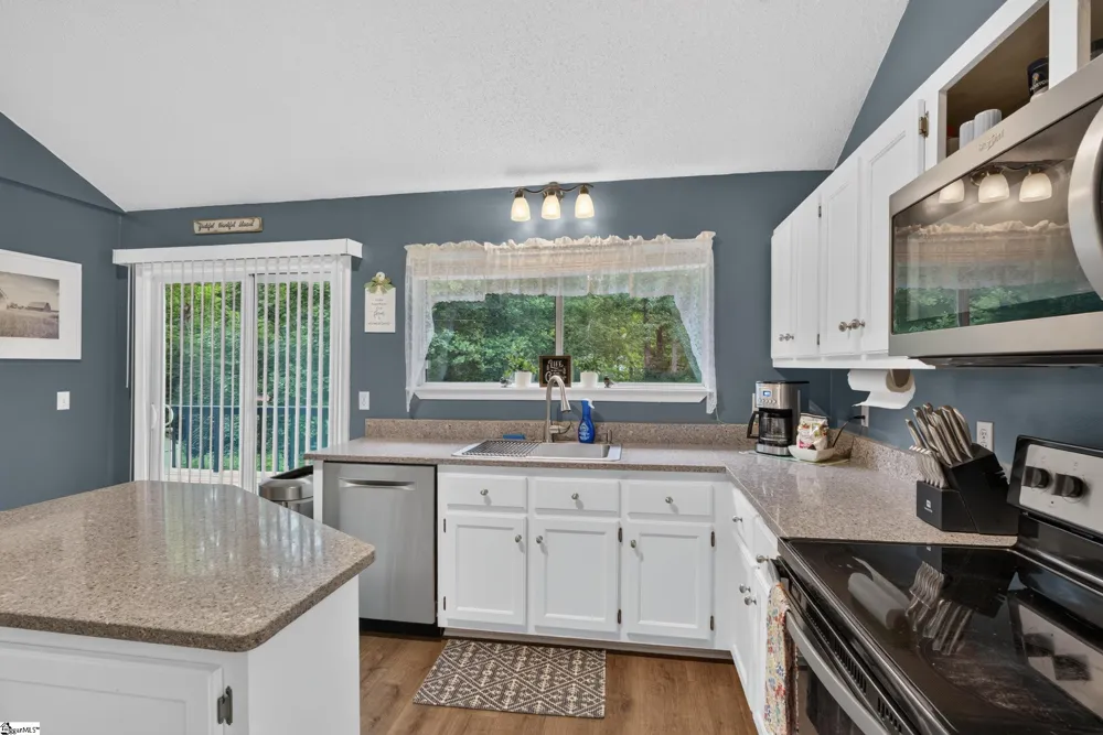 1509 Winding Way Taylors, SC 29687