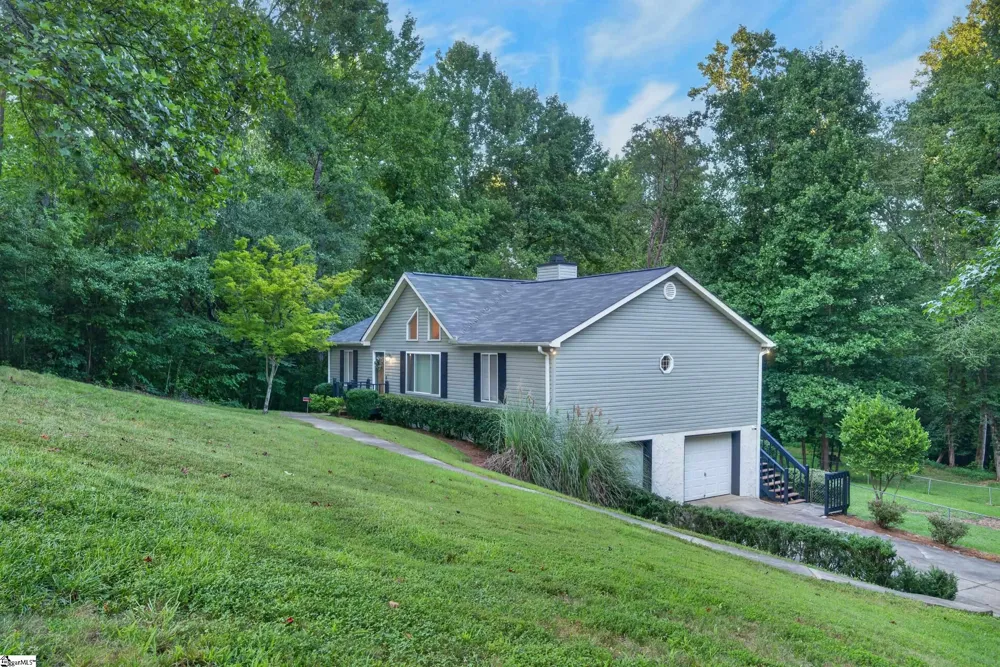 1509 Winding Way Taylors, SC 29687