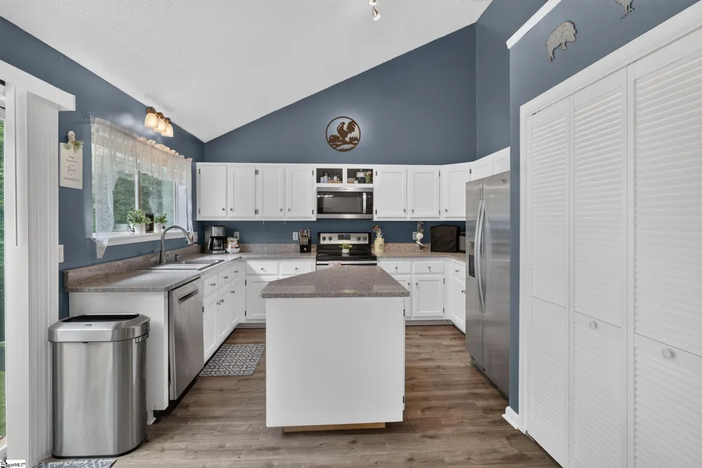 1509 Winding Way Taylors, SC 29687
