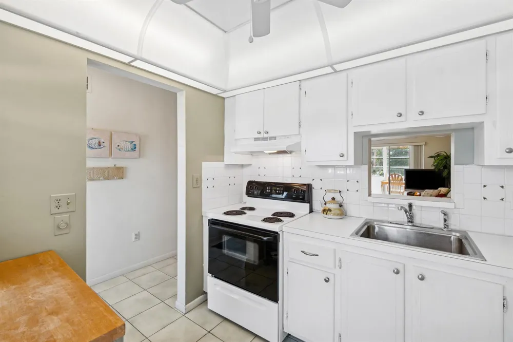 108 NE 20TH AVENUE NE #201 Boynton Beach, FL 33435