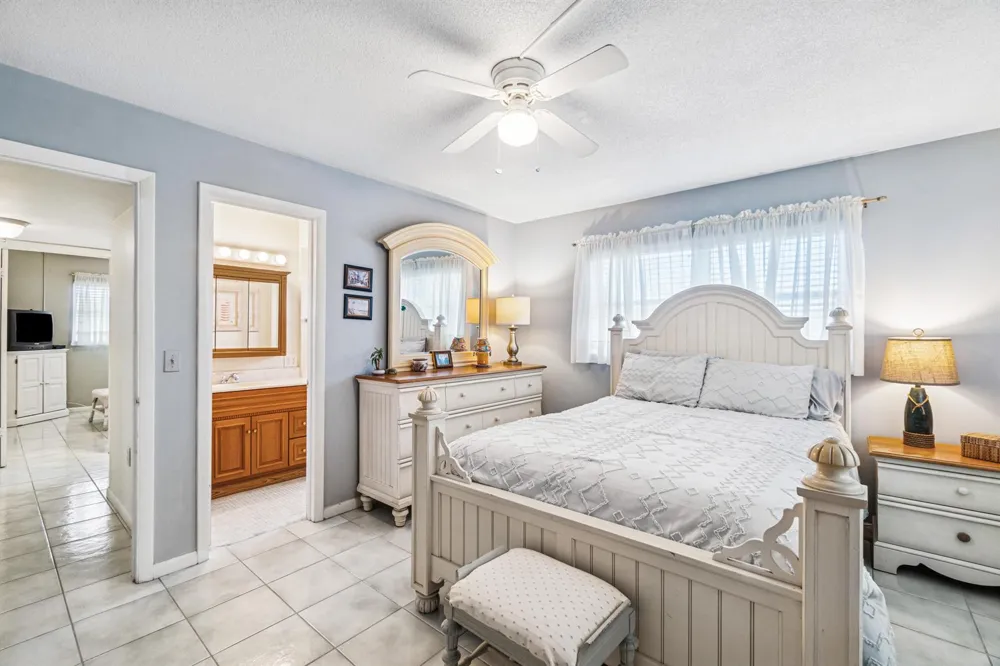 108 NE 20TH AVENUE NE #201 Boynton Beach, FL 33435