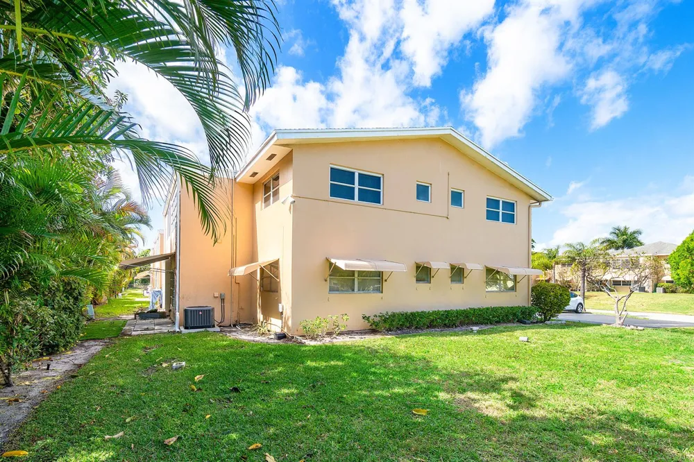 108 NE 20TH AVENUE NE #201 Boynton Beach, FL 33435