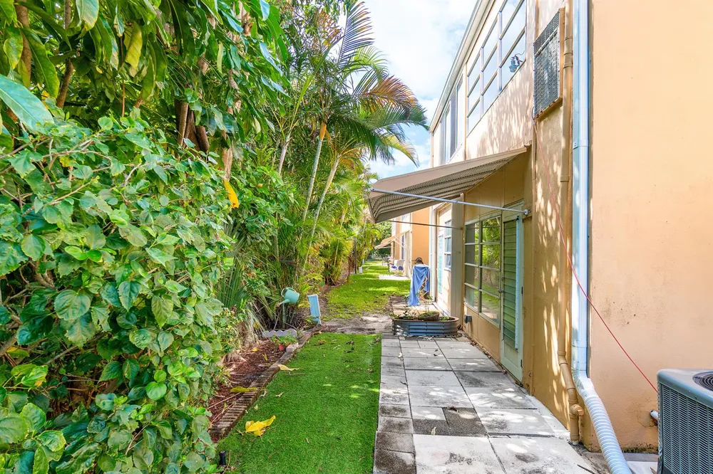 108 NE 20TH AVENUE NE #201 Boynton Beach, FL 33435