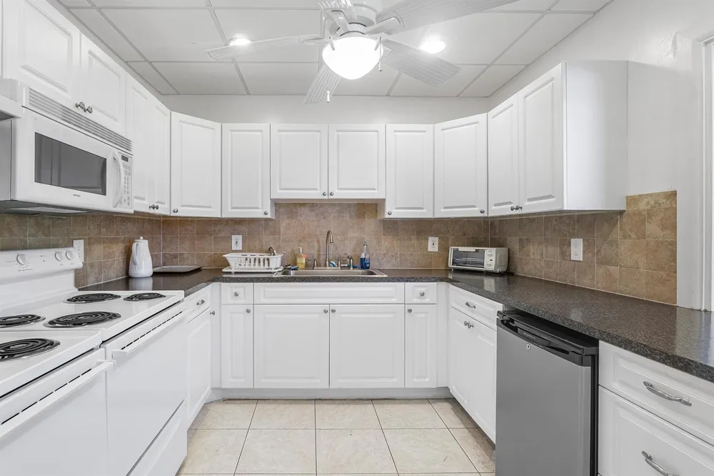 108 NE 20TH AVENUE NE #201 Boynton Beach, FL 33435