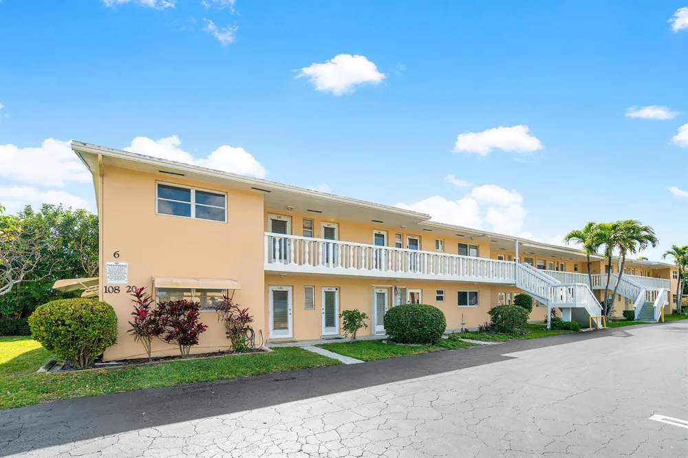 108 NE 20TH AVENUE NE #201 Boynton Beach, FL 33435