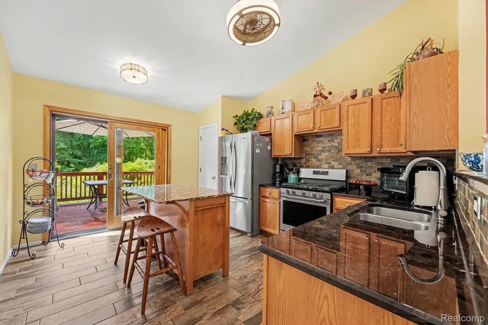 1565 Marshbank Court Pontiac City, MI 48340