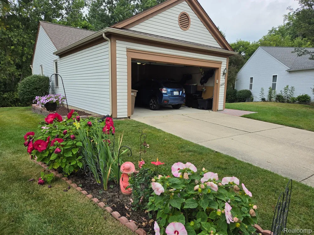 1565 Marshbank Court Pontiac City, MI 48340