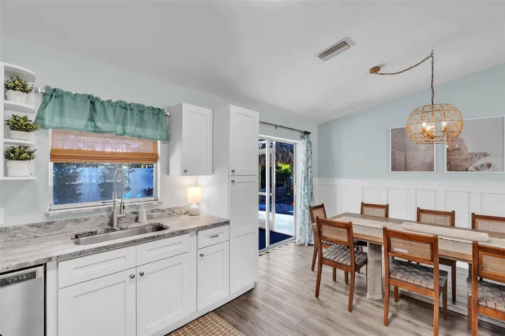 5211 17TH AVENUE W Bradenton, FL 34209