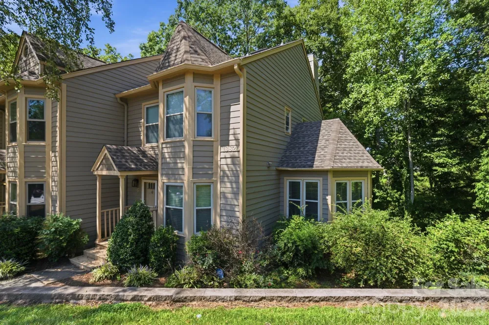 13820 Queens Harbor Road Charlotte, NC 28278
