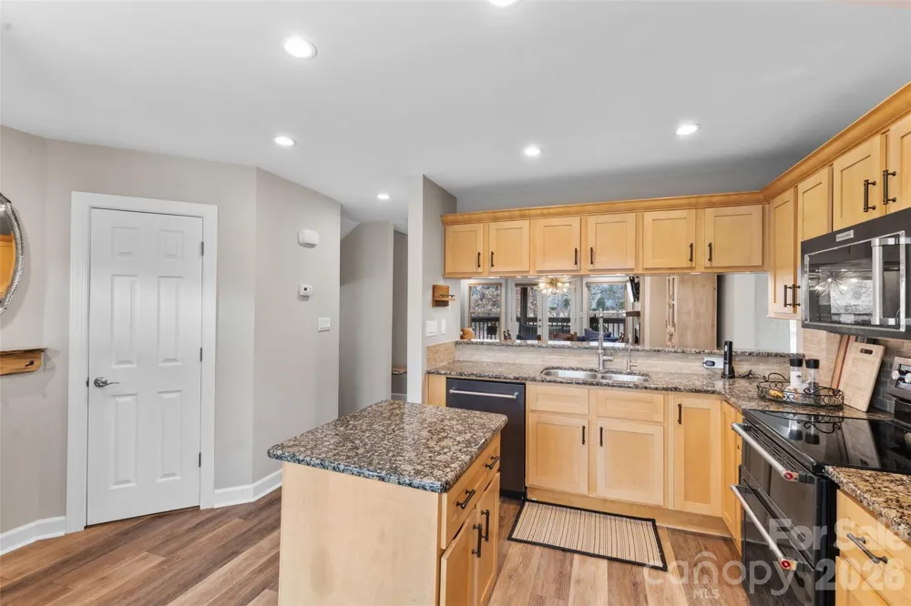 13820 Queens Harbor Road Charlotte, NC 28278