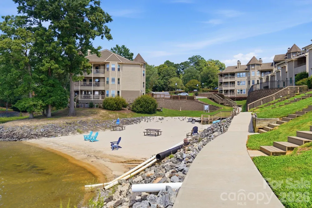 13820 Queens Harbor Road Charlotte, NC 28278