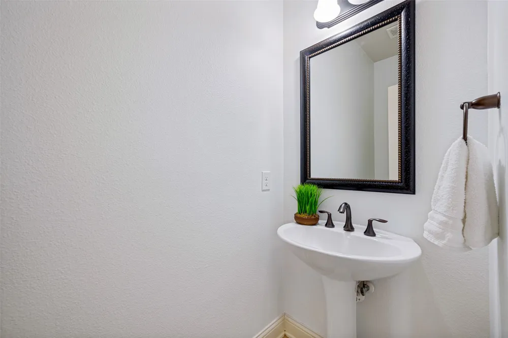 8100 Paisley The Colony, TX 75056