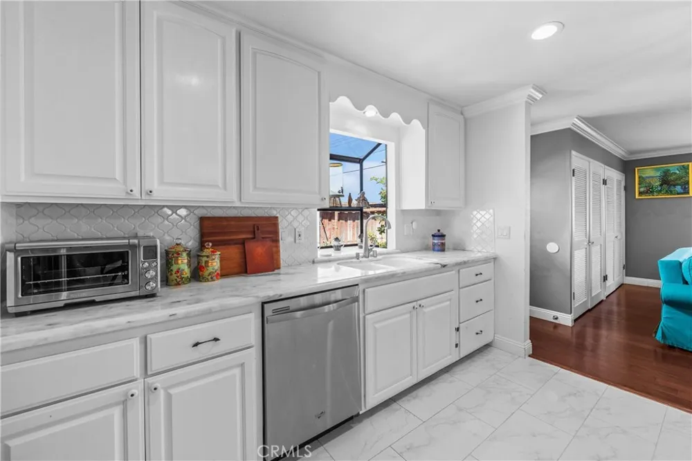 2972 Teakwood Place Costa Mesa, CA 92626