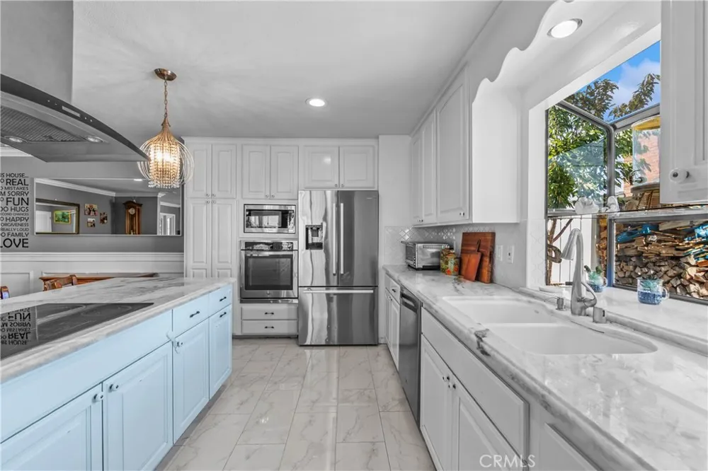 2972 Teakwood Place Costa Mesa, CA 92626