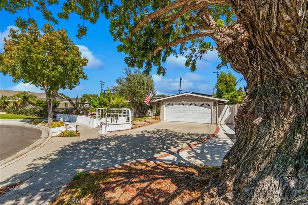 2972 Teakwood Place Costa Mesa, CA 92626