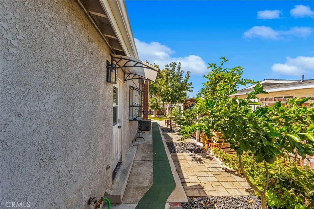 2972 Teakwood Place Costa Mesa, CA 92626
