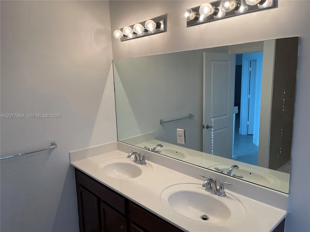 165 SE 21st Ter Homestead, FL 33033