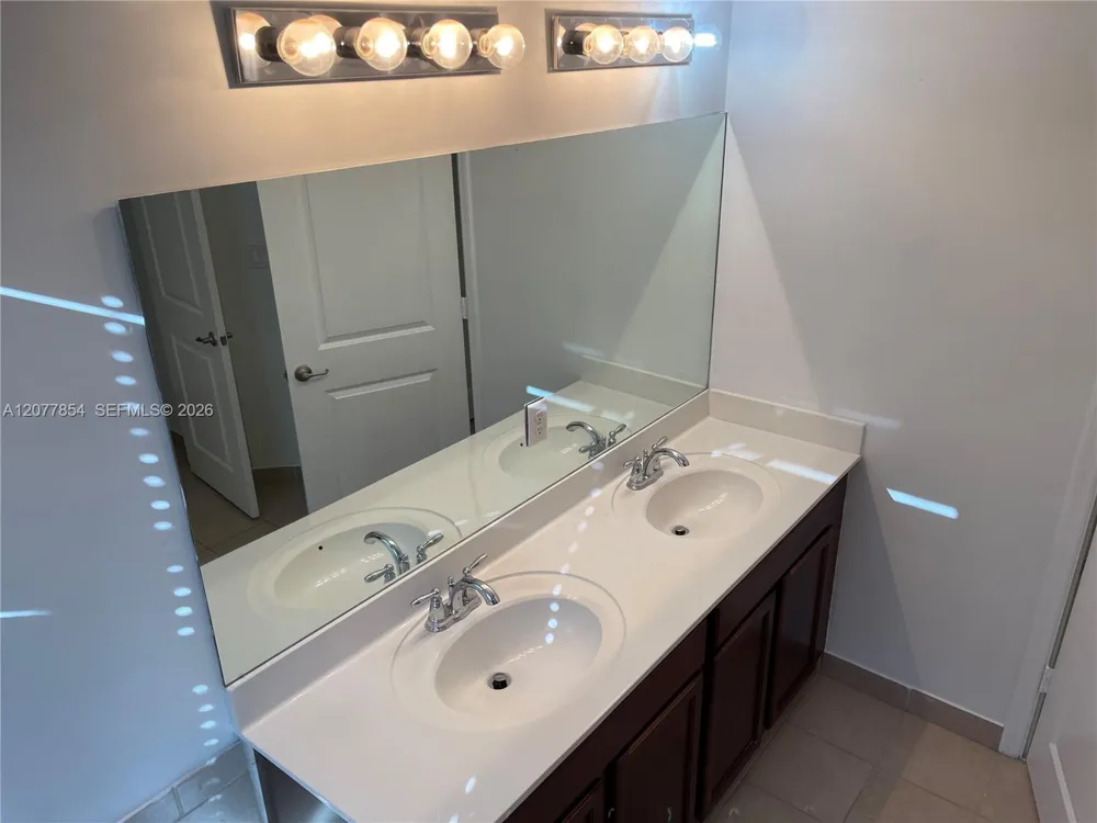 165 SE 21st Ter Homestead, FL 33033