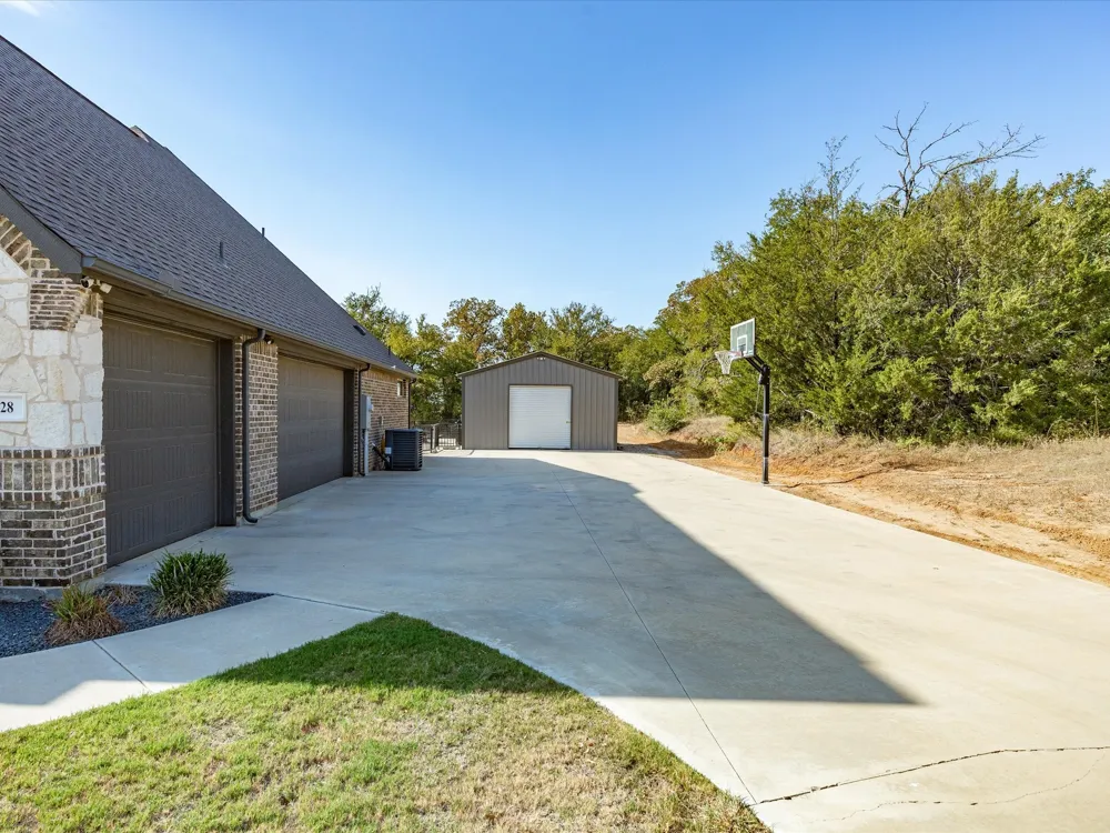 128 Paradise Oaks Court Paradise, TX 76073