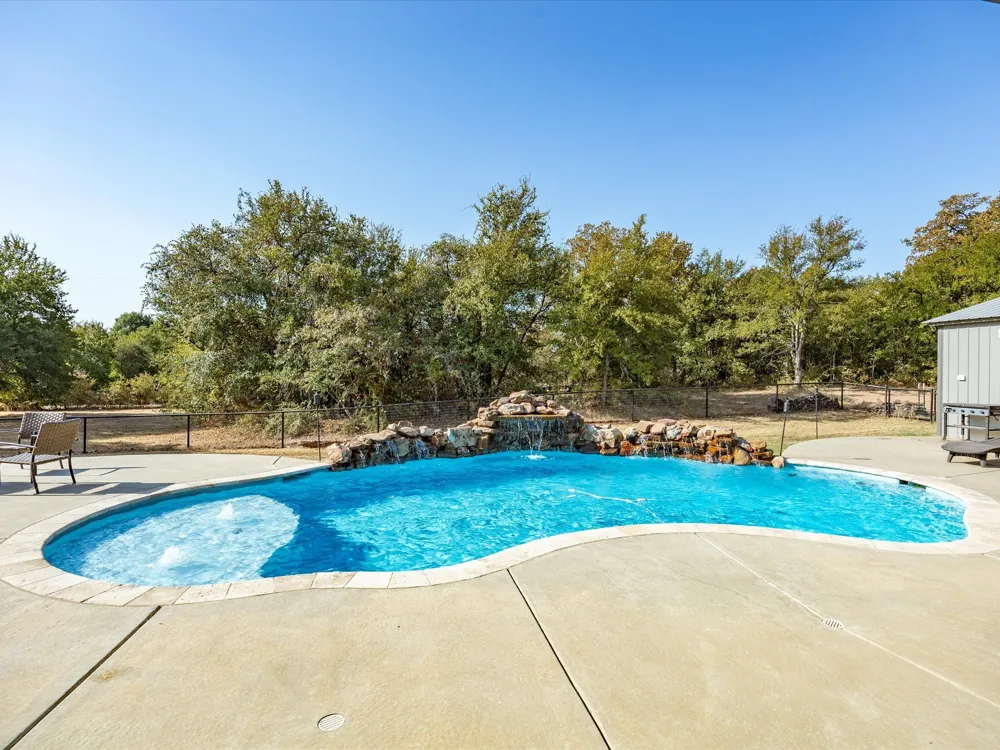 128 Paradise Oaks Court Paradise, TX 76073