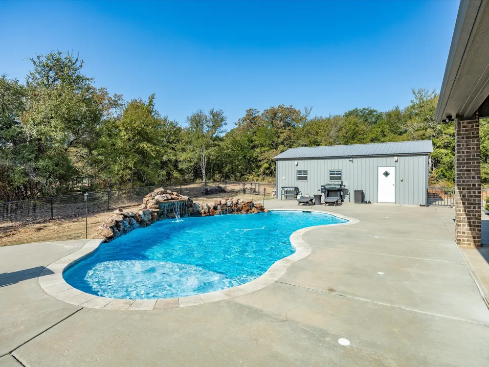 128 Paradise Oaks Court Paradise, TX 76073