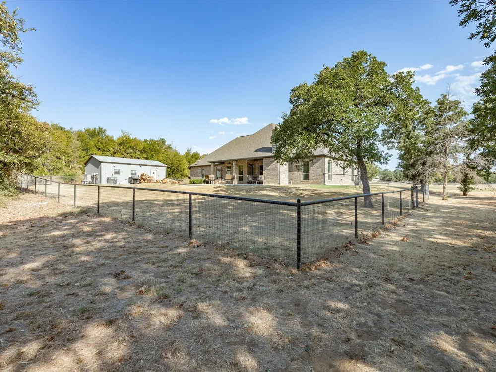 128 Paradise Oaks Court Paradise, TX 76073