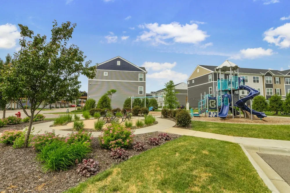 15577 Everglade Avenue Apple Valley, MN 55124