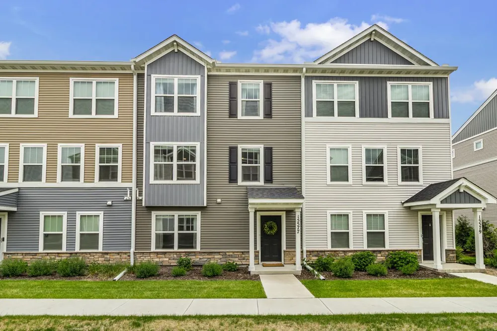 15577 Everglade Avenue Apple Valley, MN 55124