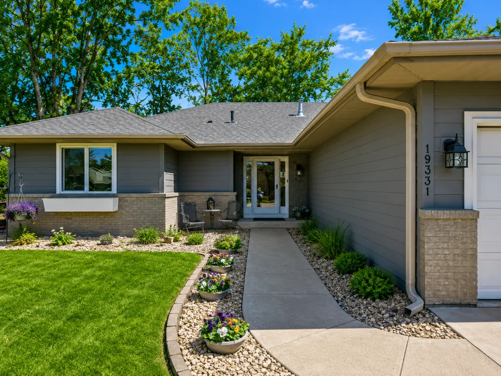 19331 Baldwin Street NW Elk River, MN 55330