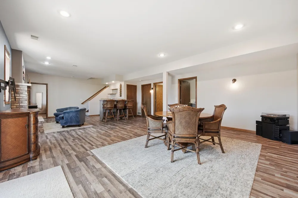 19331 Baldwin Street NW Elk River, MN 55330