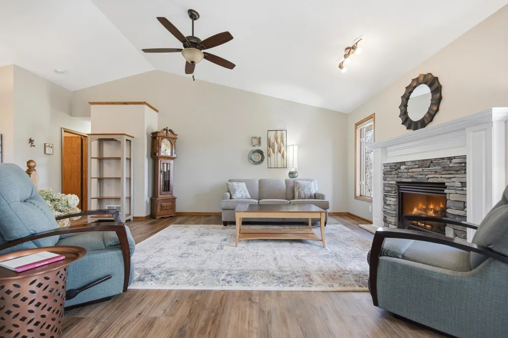 19331 Baldwin Street NW Elk River, MN 55330
