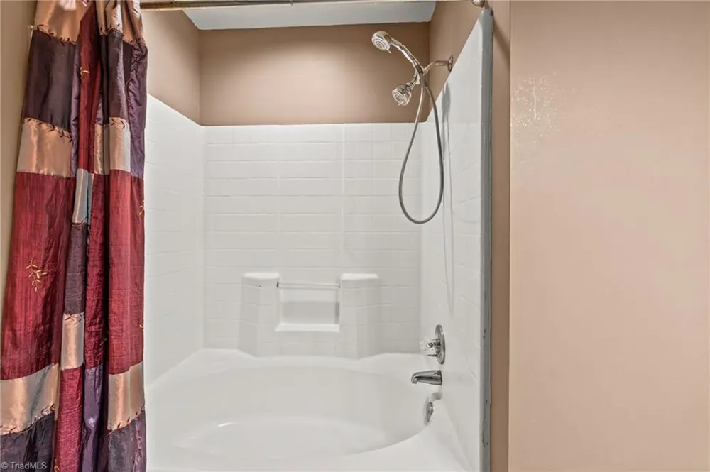 3126 Woodpoint Street Jamestown, NC 27282