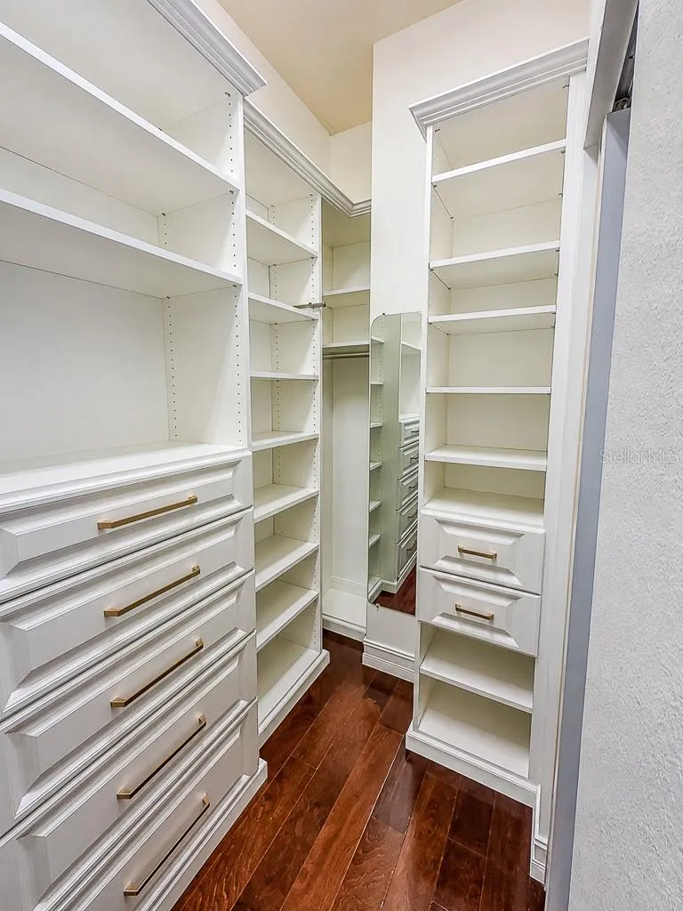 1637 ABYSS DRIVE Odessa, FL 33556