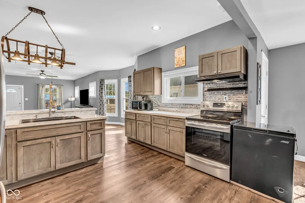 830 Elm Street Clinton, IN 47842