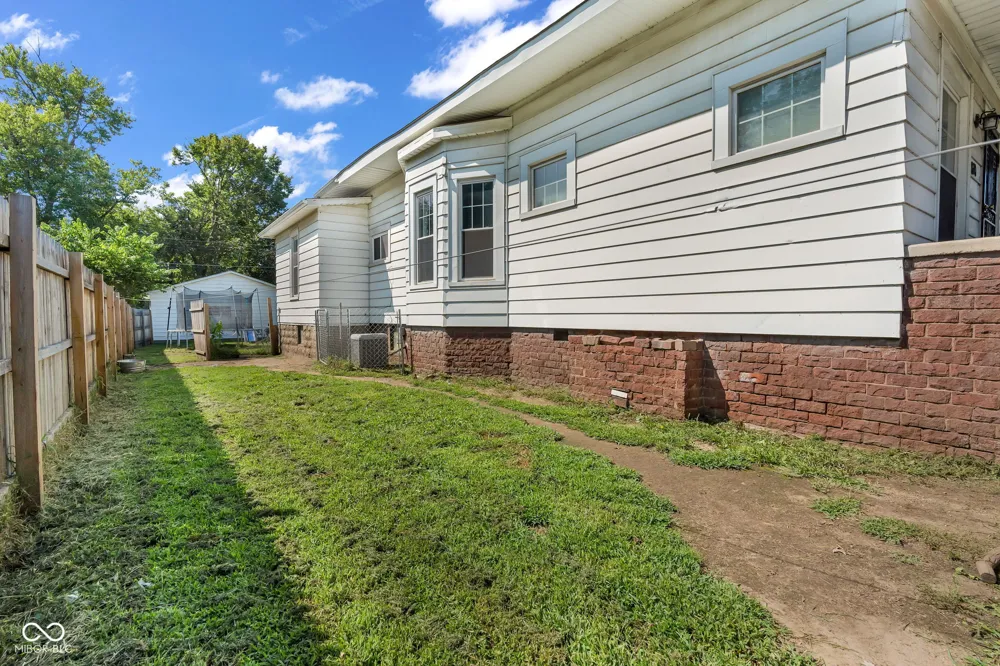 830 Elm Street Clinton, IN 47842