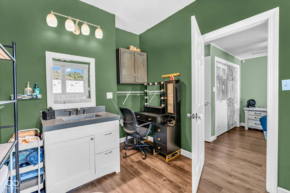 830 Elm Street Clinton, IN 47842