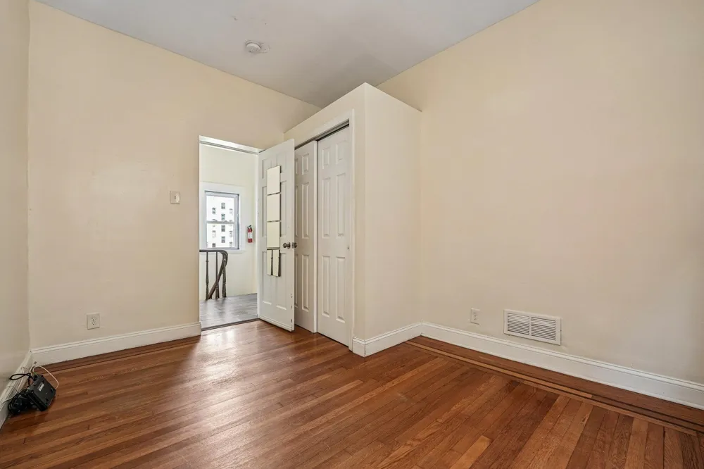 310 PALISADE AVE Union City, NJ 07097