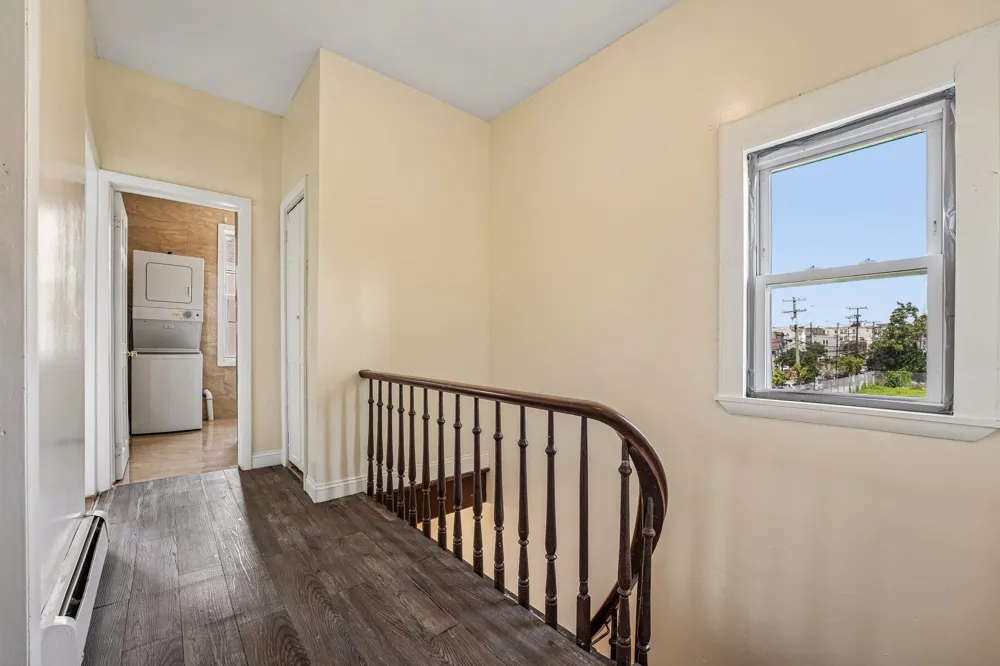 310 PALISADE AVE Union City, NJ 07097