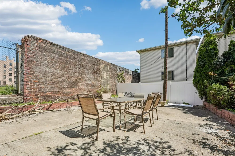 310 PALISADE AVE Union City, NJ 07097