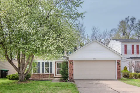 3044 Turnberry Lane