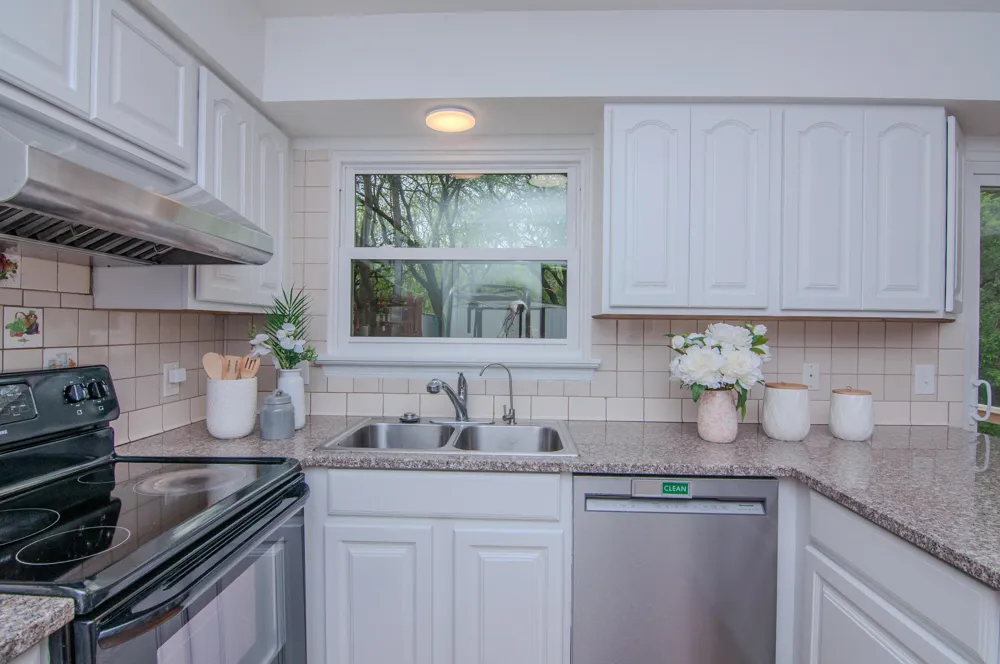 3044 Turnberry Lane Ann Arbor, MI 48108