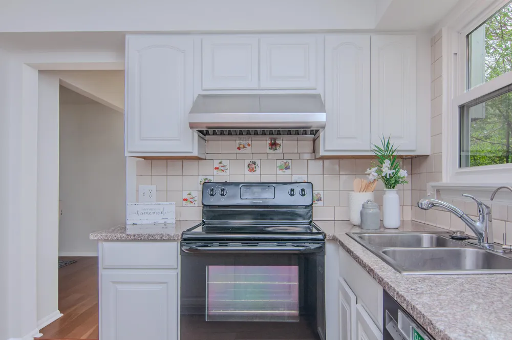 3044 Turnberry Lane Ann Arbor, MI 48108