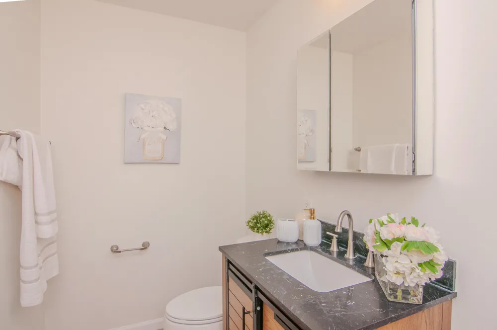 3044 Turnberry Lane Ann Arbor, MI 48108