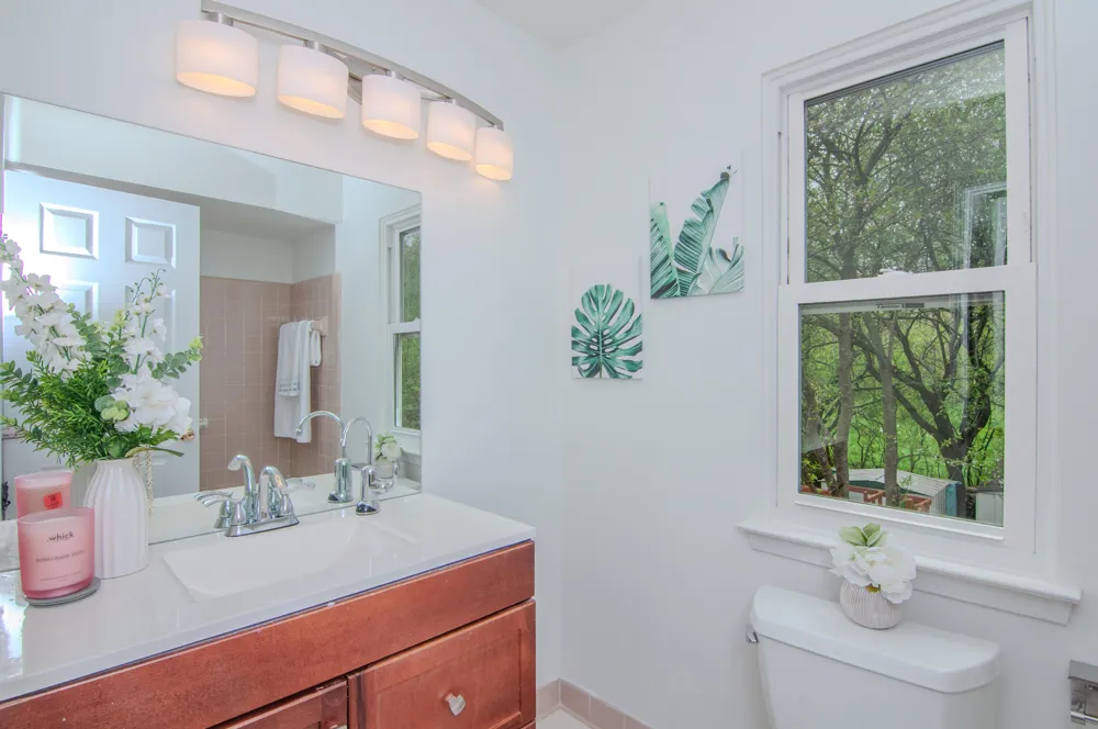 3044 Turnberry Lane Ann Arbor, MI 48108