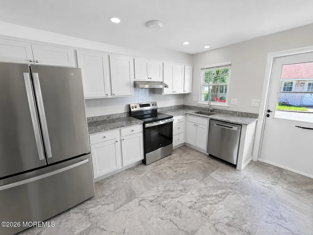 34 Cambridge Circle Manchester, NJ 08759