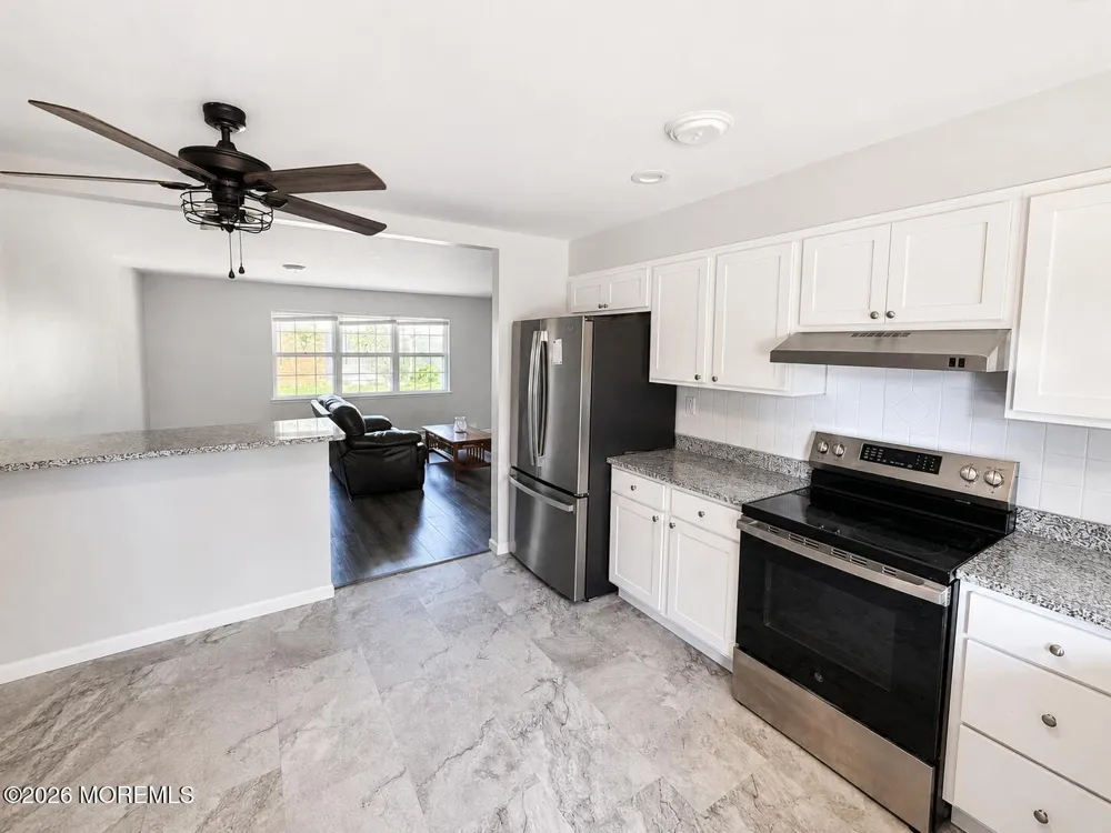 34 Cambridge Circle Manchester, NJ 08759