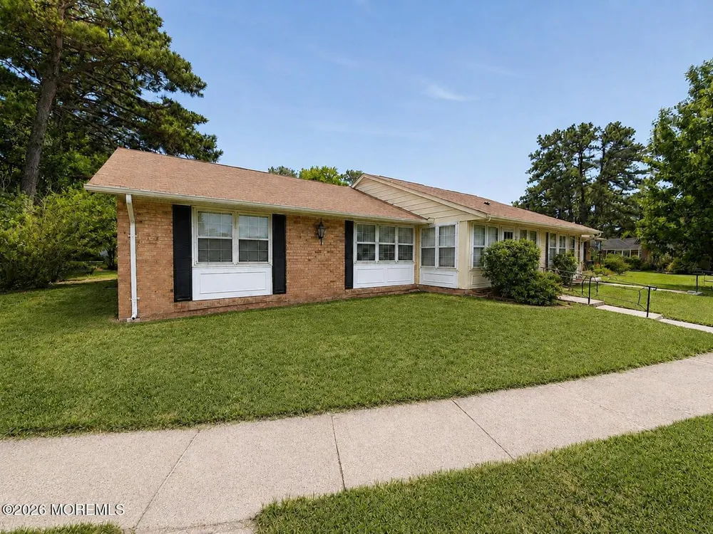 34 Cambridge Circle Manchester, NJ 08759