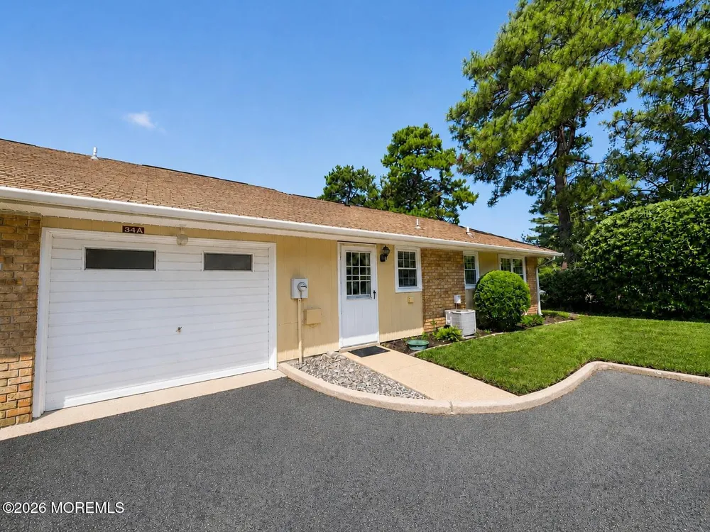 34 Cambridge Circle Manchester, NJ 08759